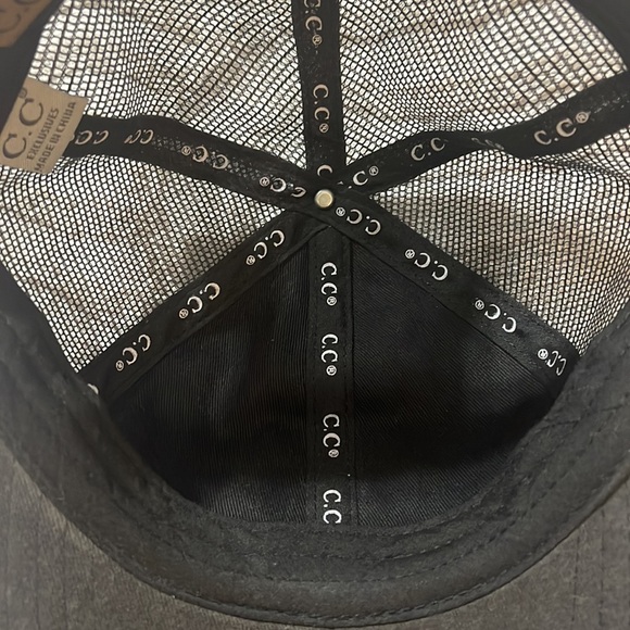 CC brand hat with Velcro back and jeweled heart - Picture 7 of 9